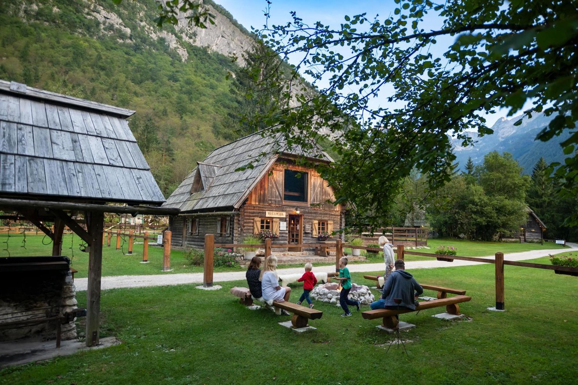 Pristava Lepena Village エクステリア 写真